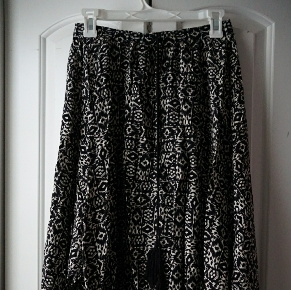Boho/tribal print midi skirt.